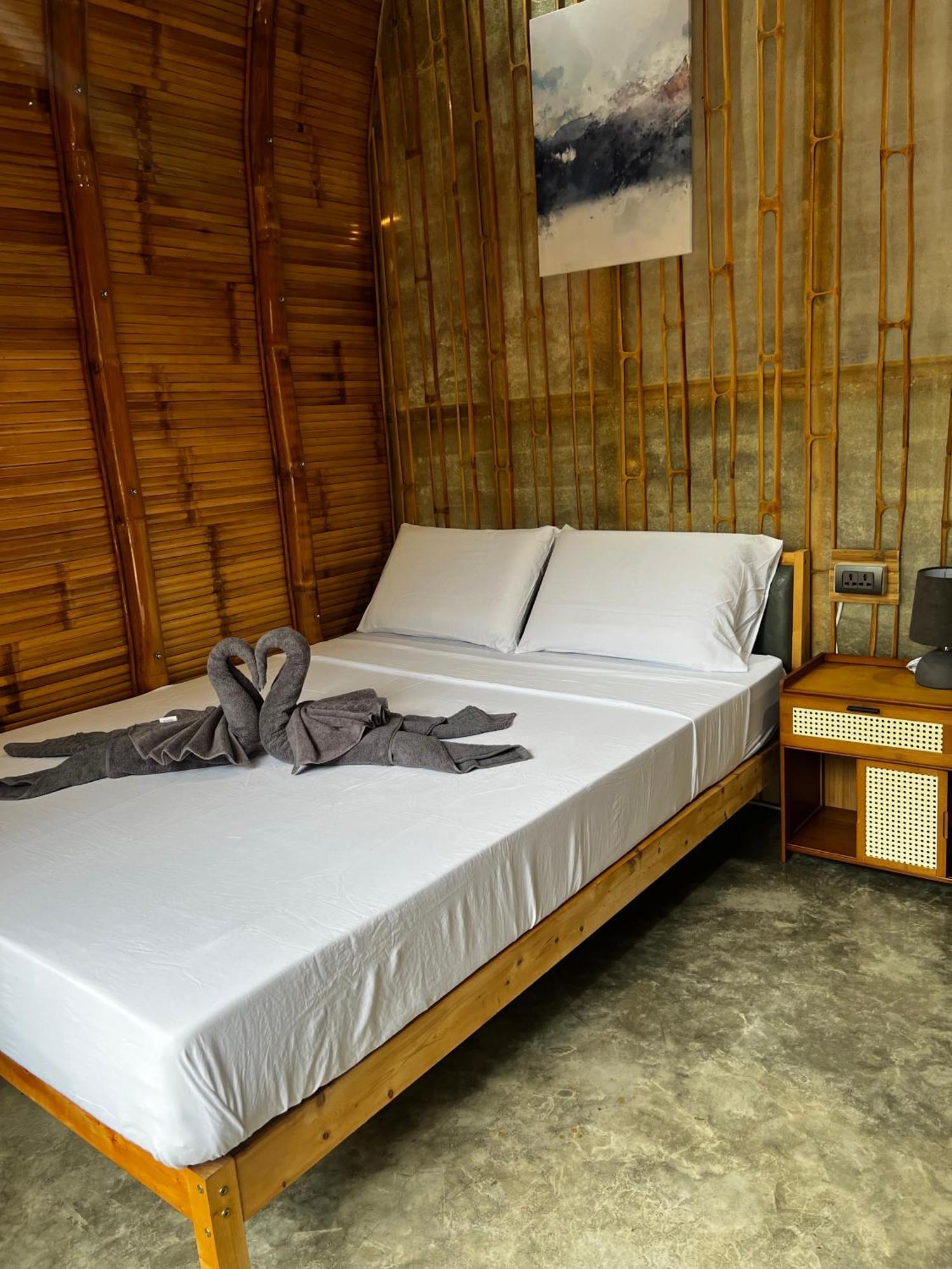The Backyard Inn โมอัลโบอัล ภายนอก รูปภาพ