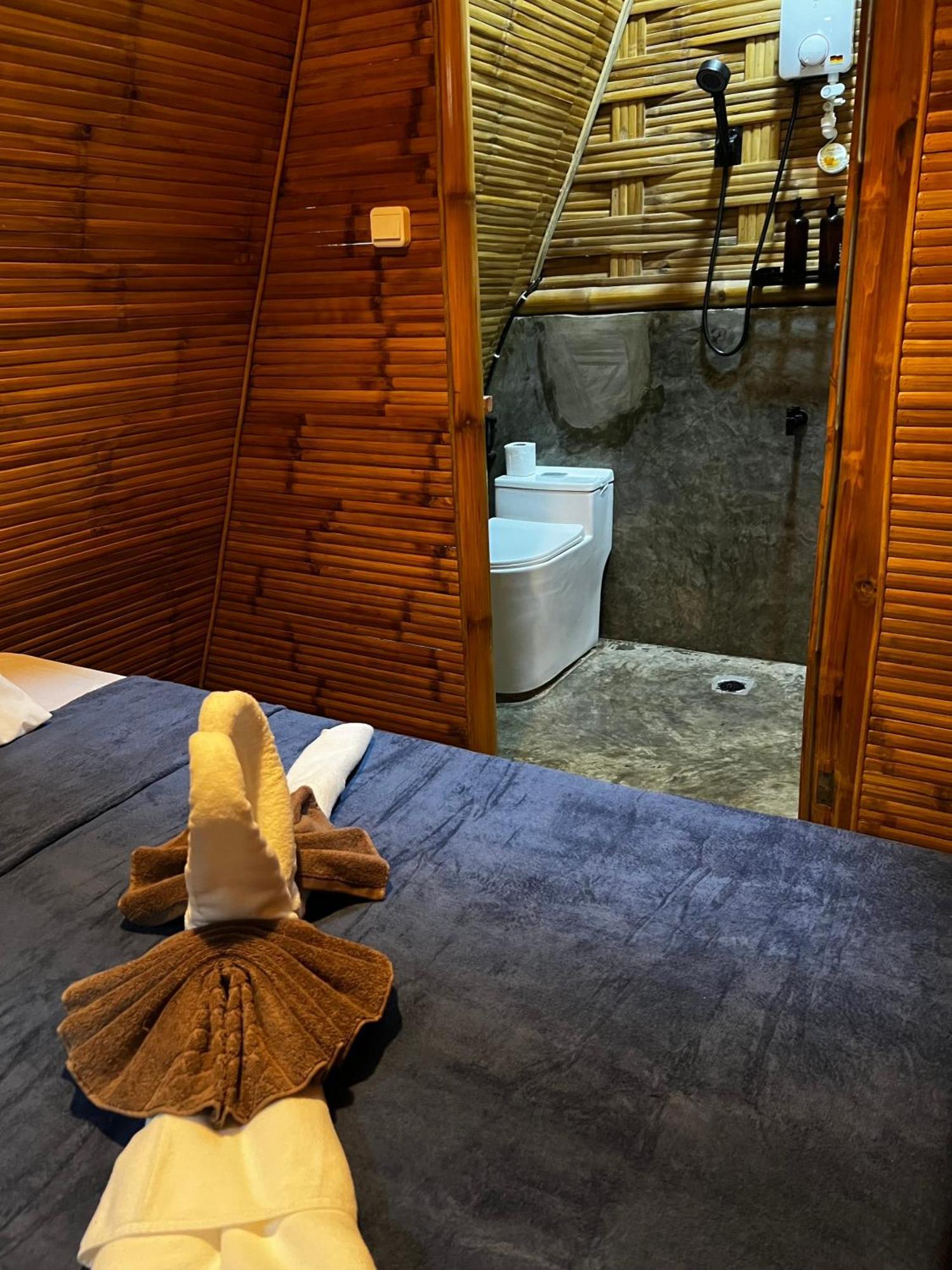The Backyard Inn โมอัลโบอัล ภายนอก รูปภาพ